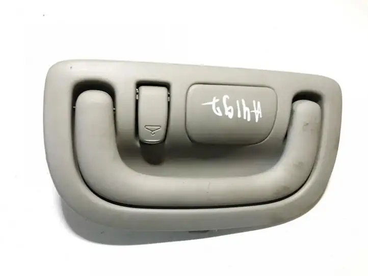Chrysler Voyager (1996 - 2001) 823152 Потолочная ручка задняя — фото 1