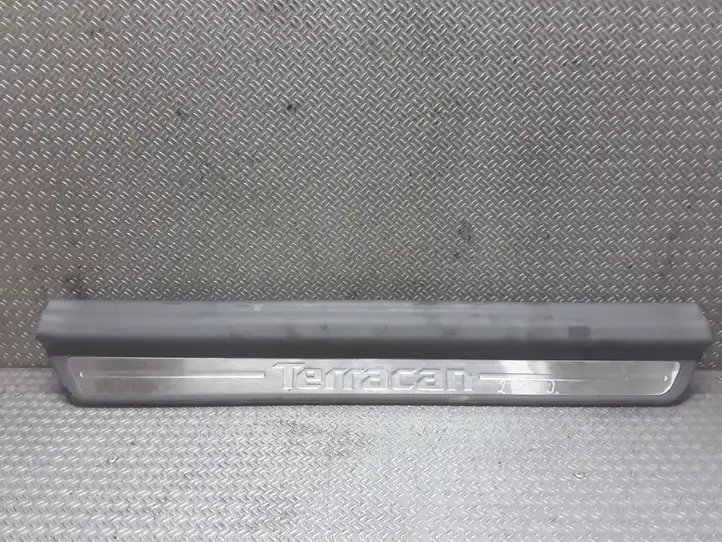 Hyundai Terracan (2004 - 2007) 84260H1002 Внутренняя отделка переднего порога — фото 1