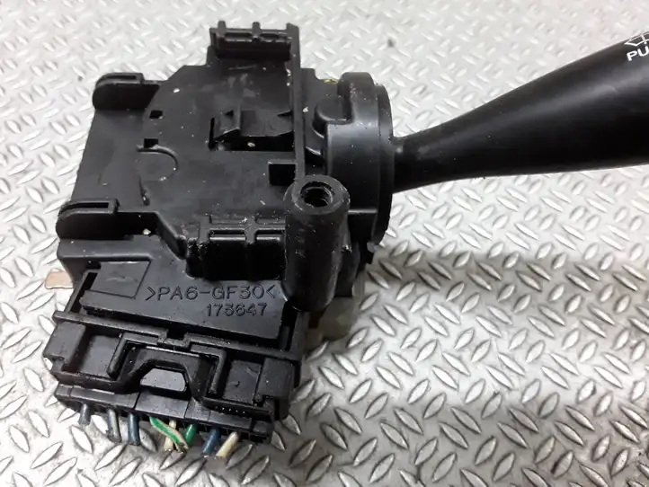Toyota Yaris Verso (1999 - 2005) 173647 Переключатель стеклоочистителей — фото 2