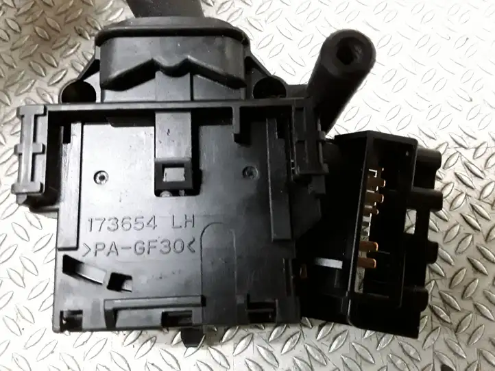 Toyota Avensis T250 (2003 - 2006) 173654LH Переключатель стеклоочистителей — фото 2