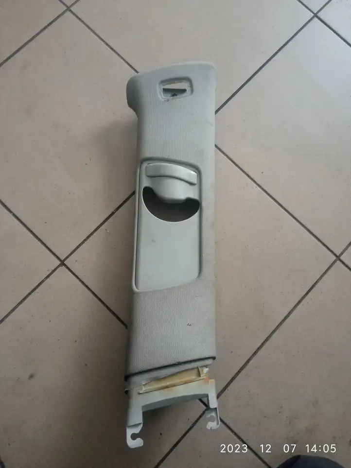 Subaru Legacy (2003 - 2009) S71501750 Накладка ремня безопасности — фото 1
