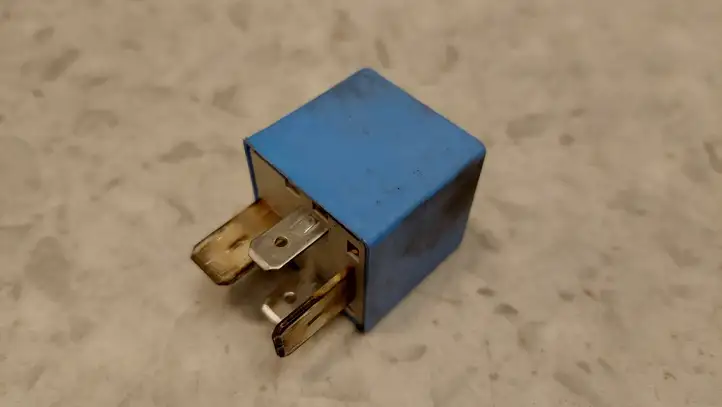 Peugeot 607 (2000 - 2004)  250102 Другое реле