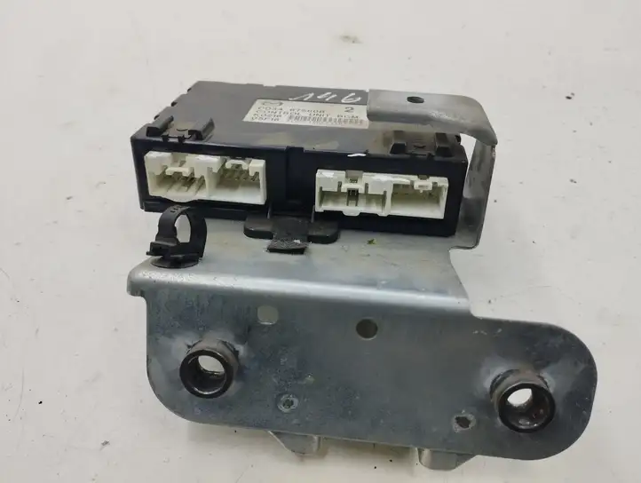 Mazda 5 (2005 - 2010)  CD3467560B Блок управления центрального замка