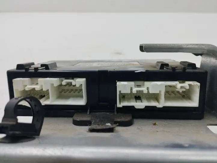 Mazda 5 (2005 - 2010)  CD3467560B Блок управления центрального замка