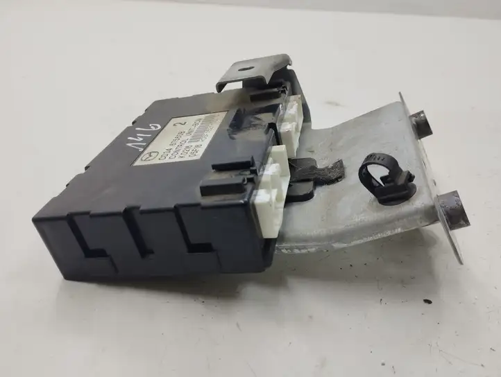 Mazda 5 (2005 - 2010)  CD3467560B Блок управления центрального замка