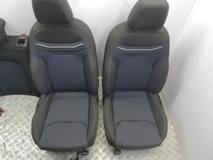 Seat Arona (2017 - ) Комплект салона — фото 3