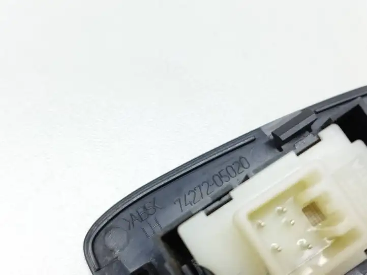 Toyota Avensis T250 (2003 - 2006) 7427205020 Блок кнопок стеклоподъемников — фото 2
