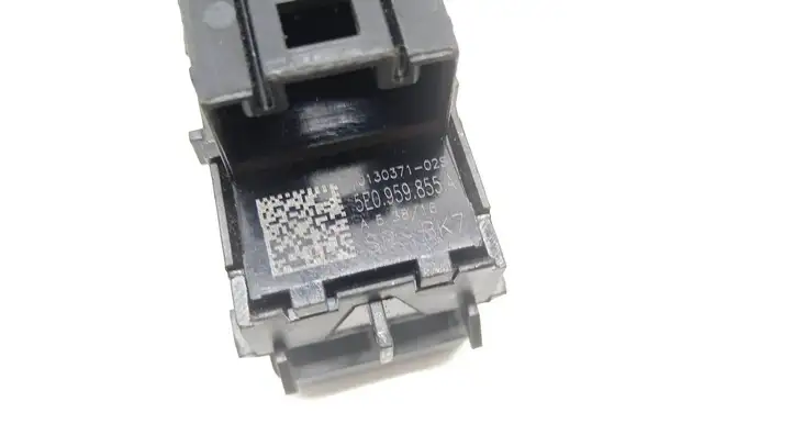 Skoda Octavia Mk3 (5E) (2013 - 2019) 5E0959855A Кнопка стеклоподъемников — фото 2