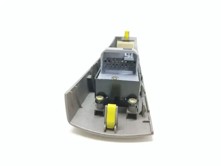 Toyota Prius (XW20) (2003 - 2009) 8482047021 Блок кнопок стеклоподъемников — фото 6