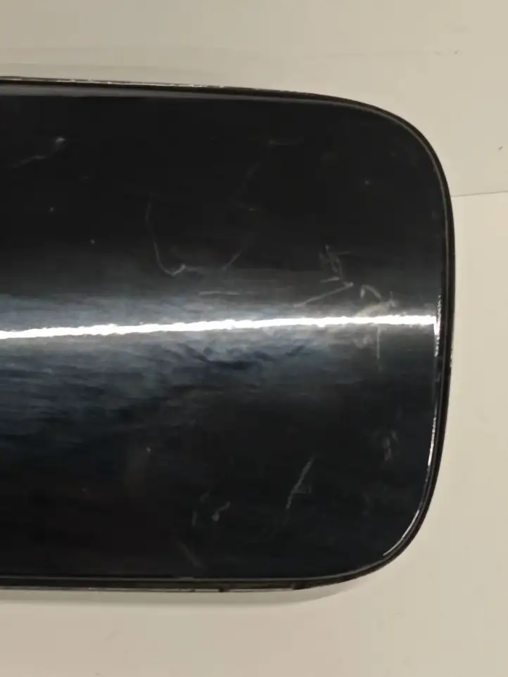 BMW 5 G30 G31 (2016 - ) 9323528 Крышка зарядного разъема — фото 3