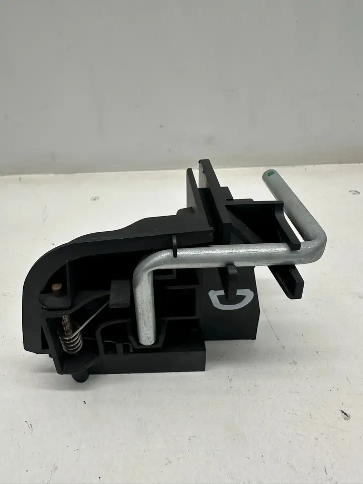 BMW 3 F30 F35 F31 (2012 - 2018) 9918012457 Держатель шторки — фото 5
