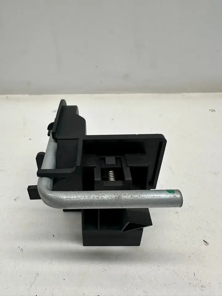 BMW 3 F30 F35 F31 (2012 - 2018) 9918012457 Держатель шторки — фото 6