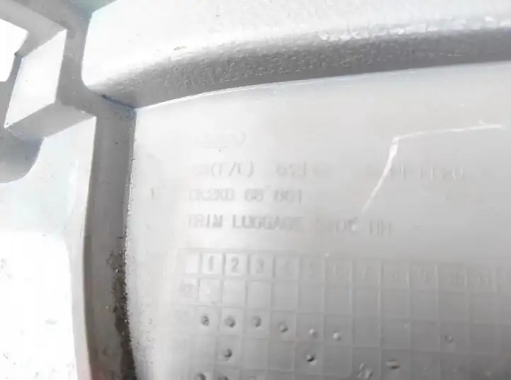 Kia Carens (2002 - 2006)  0k2kb68861 Другая деталь отделки багажника
