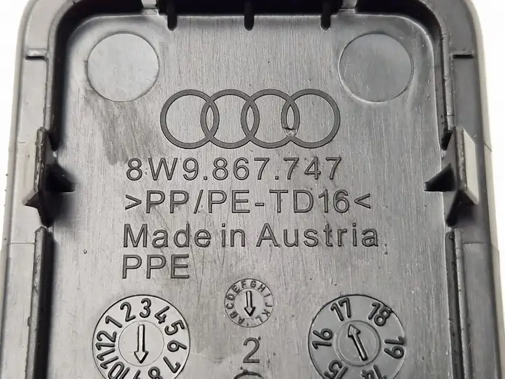Audi A4 S4 B9 (2015 - 2019) 8W9867747 Прочая отделка багажника — фото 5