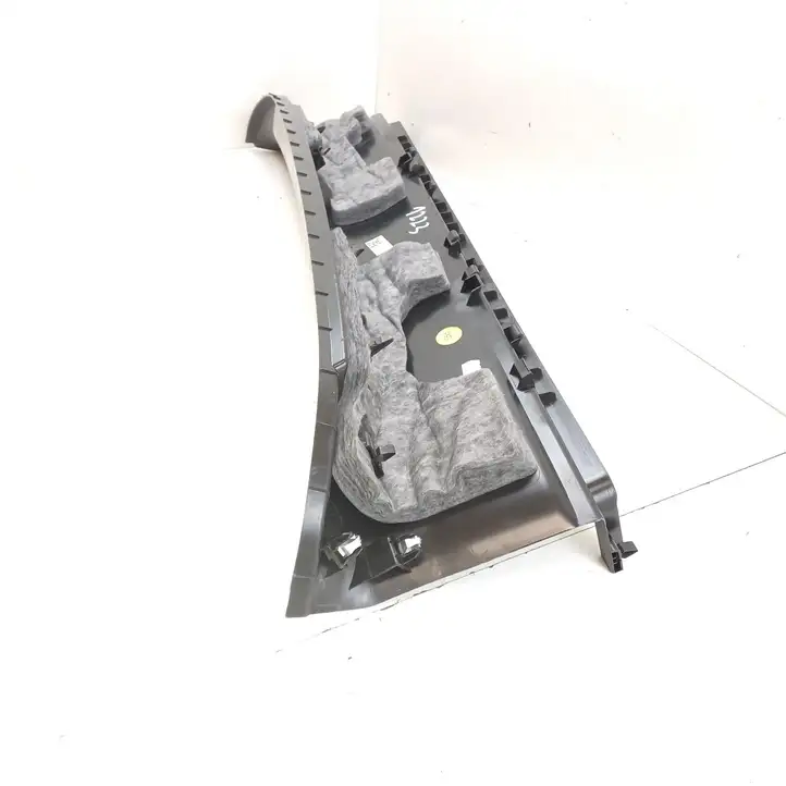 Porsche Taycan 9J1 (2019 - )  9J0867707C Отделка порога багажника