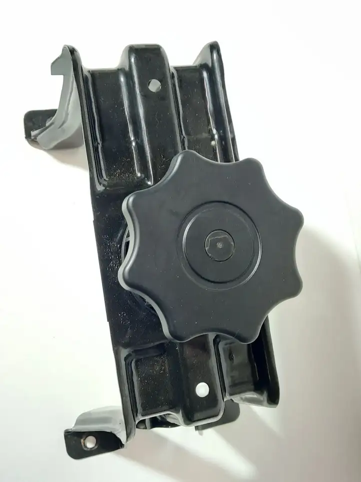 Audi A4 S4 B8 8K (2007 - 2011) 8K0802715A Держатель аккумулятора — фото 2