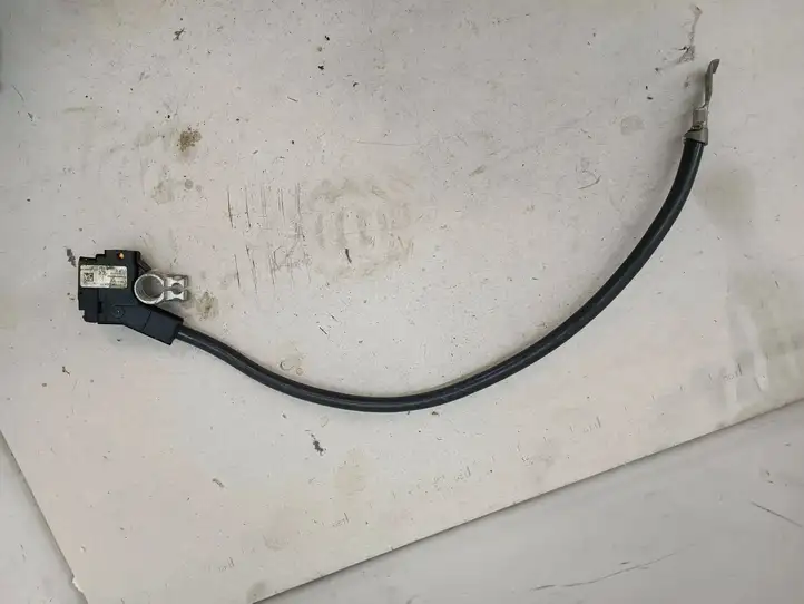 BMW 5 F10 F11 (2009 - 2016) A2C86262400 Минусовой провод аккумулятора — фото 2