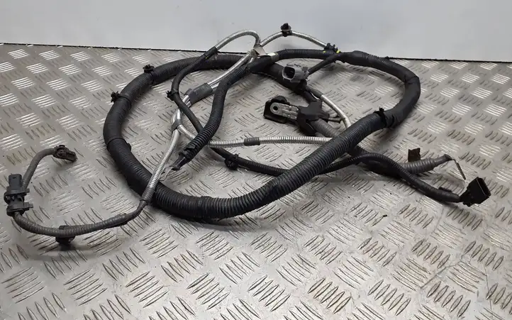 Infiniti Q70 Y51 (2013 - 2019) Плюсовой провод аккумулятора — фото 8