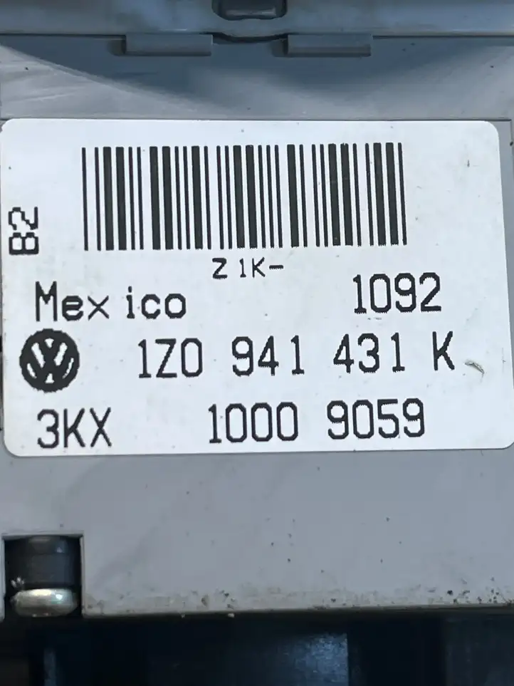 Skoda Octavia Mk2 (1Z) (2004 - 2013) 1Z0941431K Включатель фонарей — фото 3
