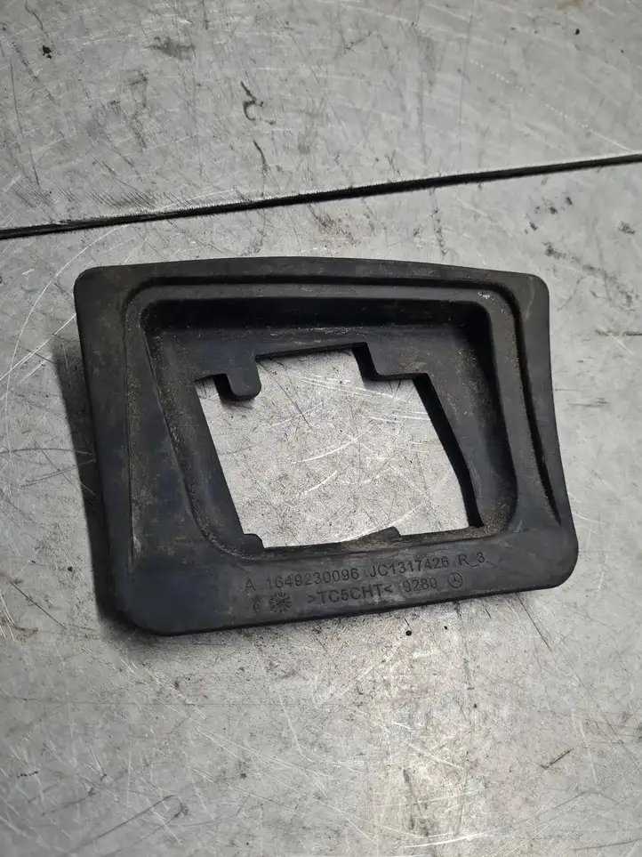 Mercedes-Benz Vito Viano W639 (2003 - 2010) A1649230096 Прочие детали салона — фото 2