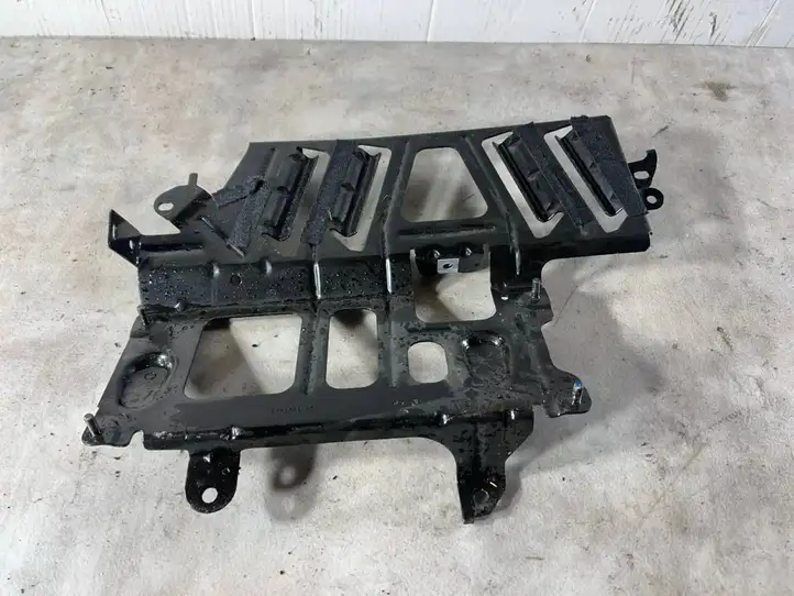 BMW X3 F25 (2010 - 2017) 9188582 Кронштейн усилителя звука — фото 1