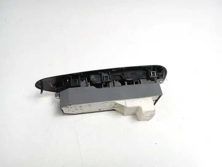 Toyota Auris 150 (2006 - 2012) 84820-02210 Блок кнопок стеклоподъемников — фото 2