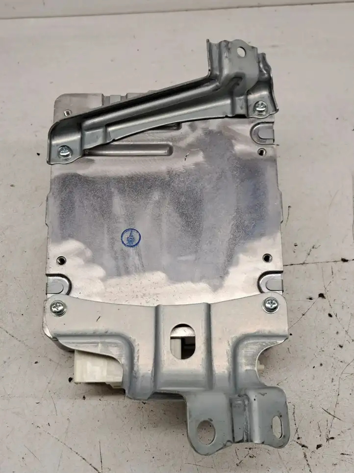 Toyota Prius (XW30) (2009 - 2015) 8965047260 Блок управления усилителем руля — фото 6
