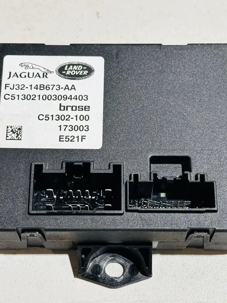 Land Rover Range Rover Evoque L538 (2015 - 2018) FJ3214B673AA Блок управления крышкой багажника — фото 2