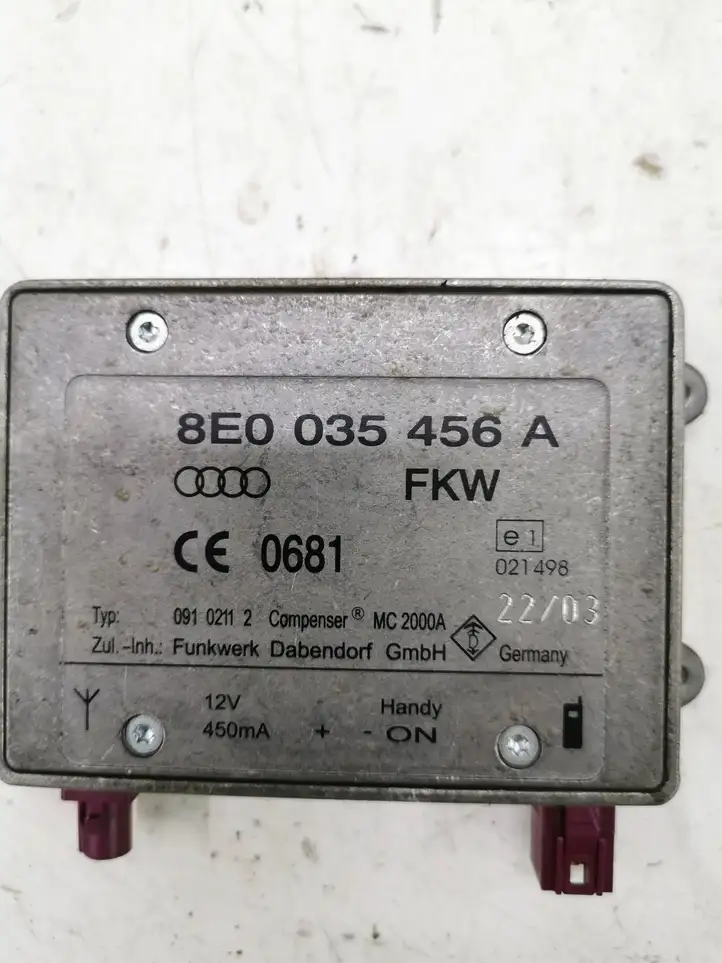 Audi A4 S4 B6 8E 8H (2000 - 2006) 8E0035456A Усилитель антенны — фото 3