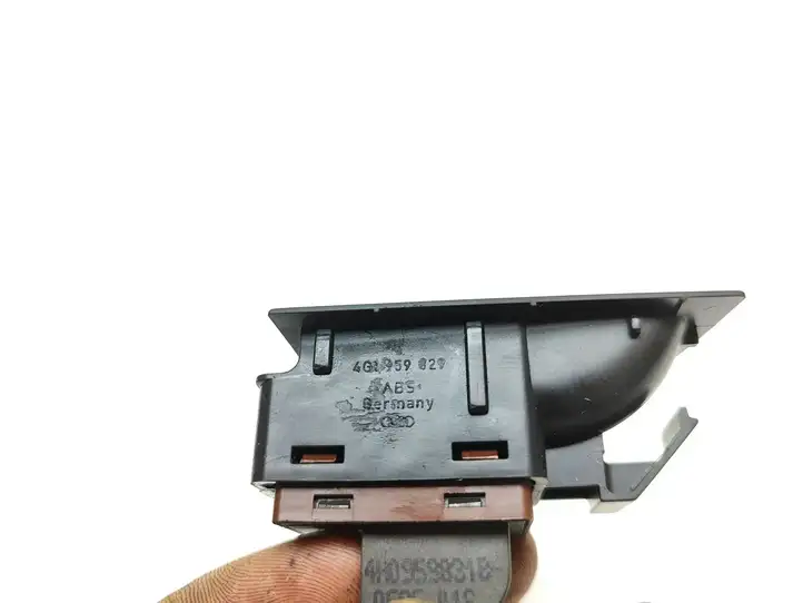 Audi A6 C7 (2014 - 2018) 4H0959831B Кнопка закрытия крышки багажника — фото 3