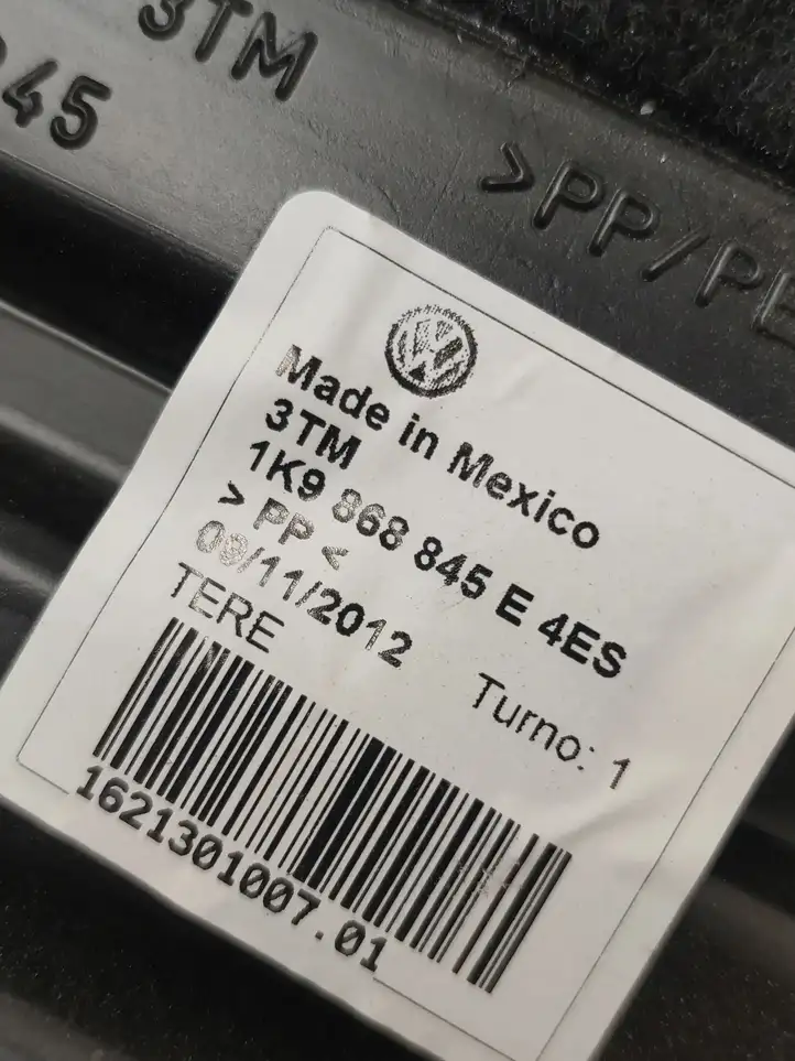 Volkswagen Golf VI (2009 - 2013) 1K9868845E Пол багажника — фото 3