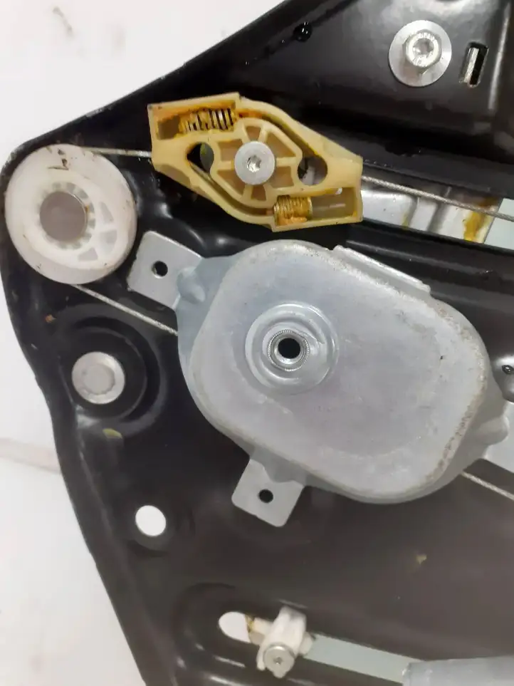 BMW 3 E90 E91 (2005 - 2012) 7198047S Заднее боковое стекло — фото 5