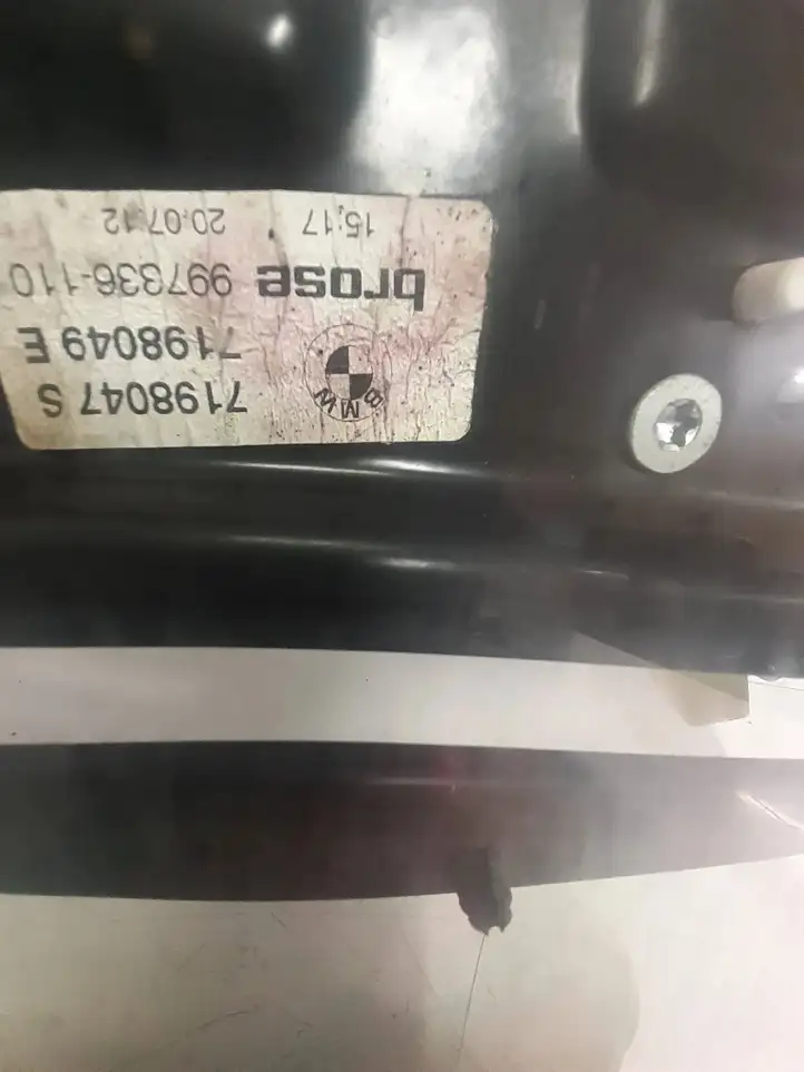 BMW 3 E90 E91 (2005 - 2012) 7198047S Заднее боковое стекло — фото 6