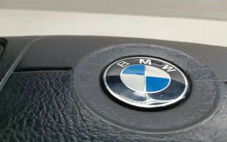 BMW 5 E39 (1996 - 2003) 8373748 Подушка безопасности руля — фото 2
