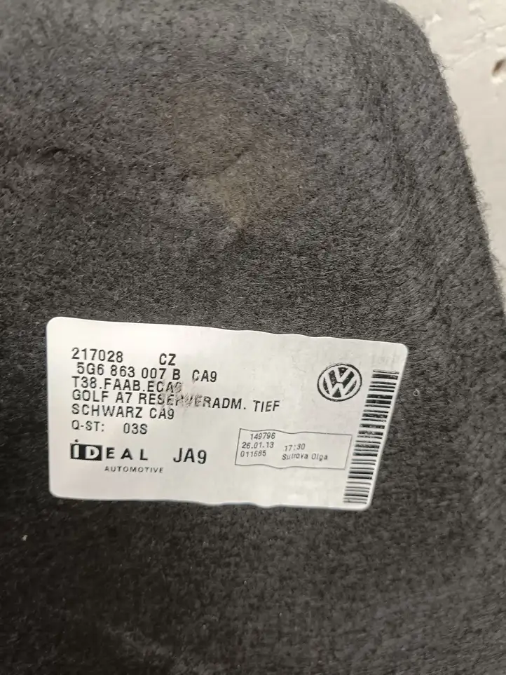 Volkswagen Golf VII (2013 - 2019) 5G6863007B Обшивка ниши запасного колеса — фото 3