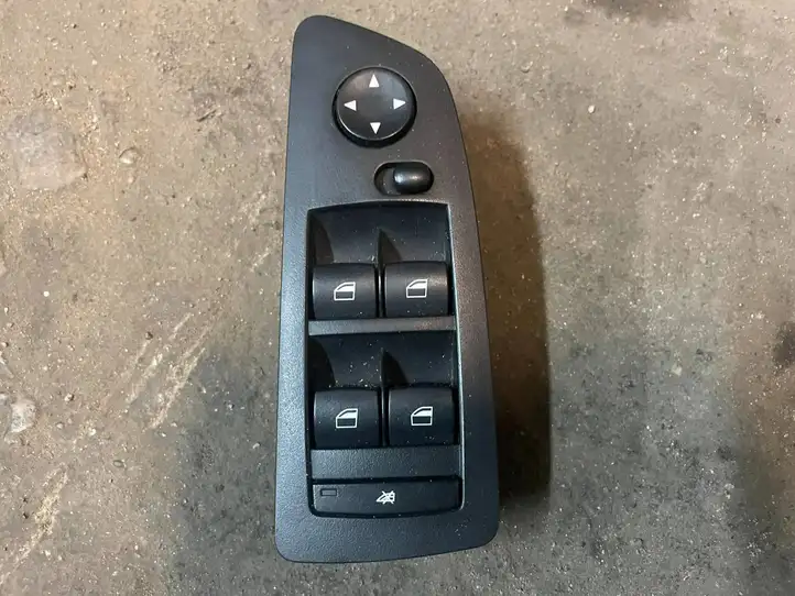 BMW 1 E81 E87 (2004 - 2011) 915549101 Кнопка стеклоподъемников — фото 1