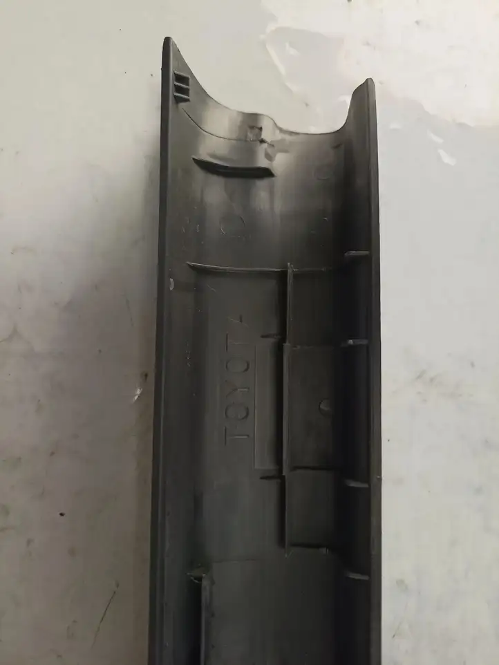 Toyota Corolla Verso AR10 (2004 - 2009) 679130F010 Внутренняя отделка переднего порога — фото 8