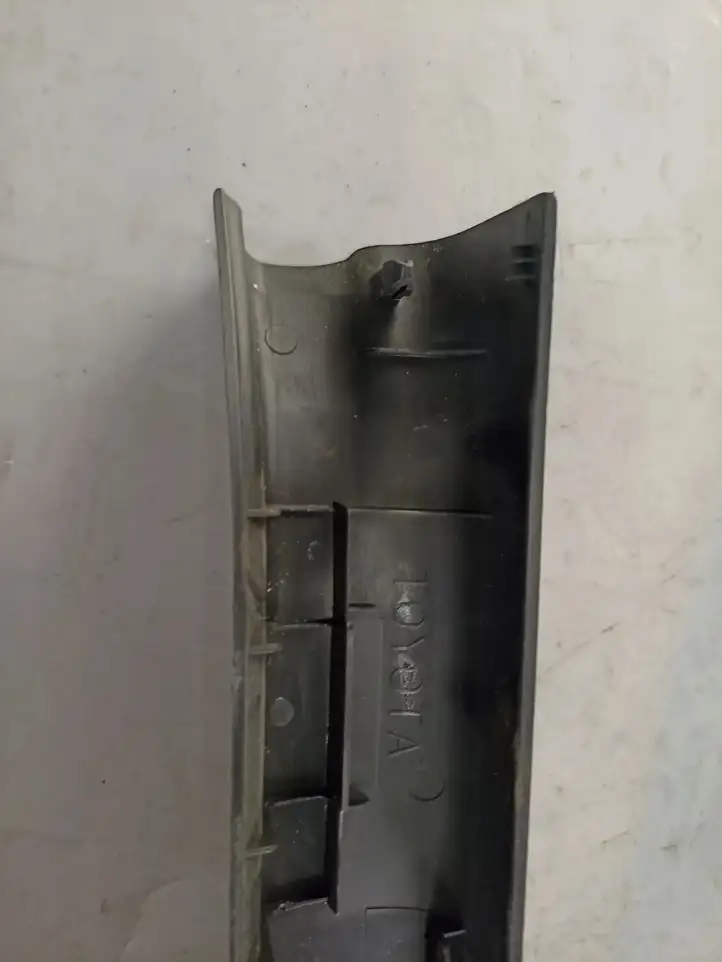 Toyota Corolla Verso AR10 (2004 - 2009) 679140F010 Внутренняя отделка переднего порога — фото 7