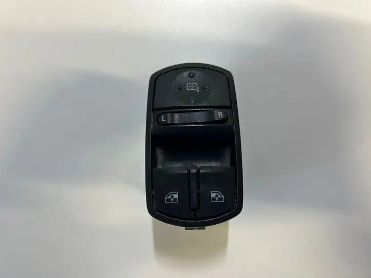 Opel Corsa D (2006 - 2010) 13258521AA Кнопка стеклоподъемников — фото 1