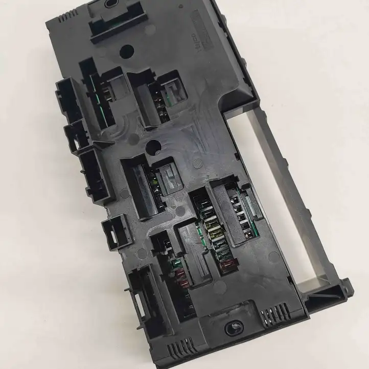 BMW 5 F10 F11 (2009 - 2016) 9234421 Блок монтирования реле — фото 6