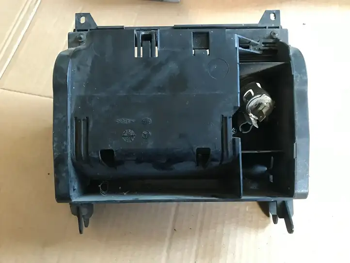 Mercedes-Benz E W210 (1995 - 2002) Пепельница — фото 3