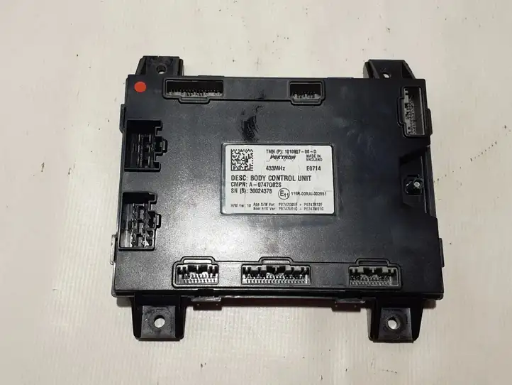 Tesla Model S (2012 - 2016)  1010907 Mодуль kомфортa