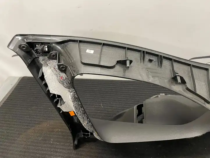 BMW X1 F48 F49 (2015 - 2022) 51437332827 Верхняя обшивка стойки D — фото 8