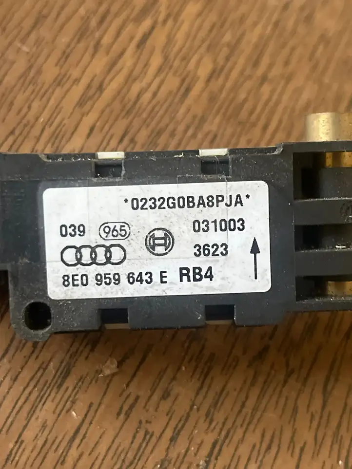 Audi A6 S6 C5 4B (2001 - 2004) 8E0959643E Датчик удара SRS — фото 3