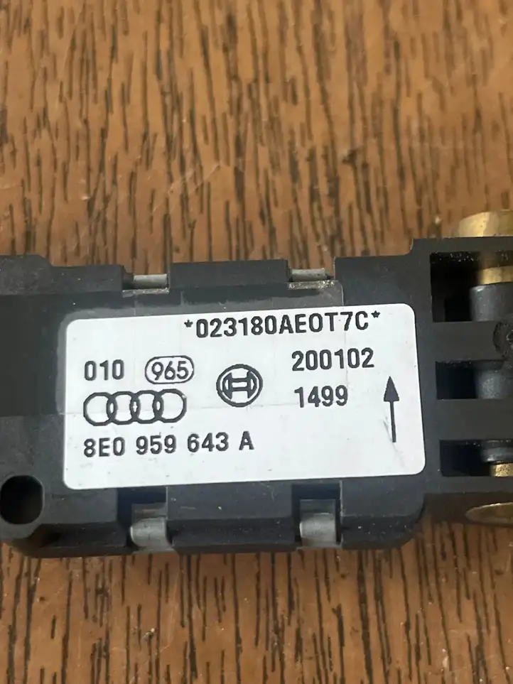 Audi A4 S4 B6 8E 8H (2000 - 2006) 8E0959643A Датчик удара SRS — фото 3