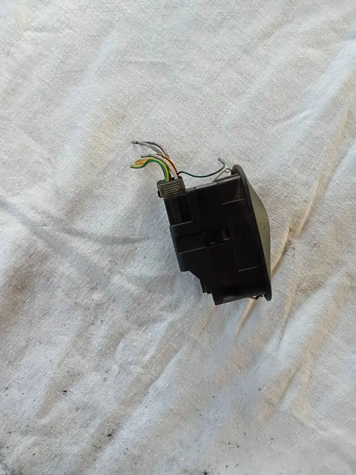 Peugeot 206 (1998 - 2012)  11845 Кнопка стеклоподъемников