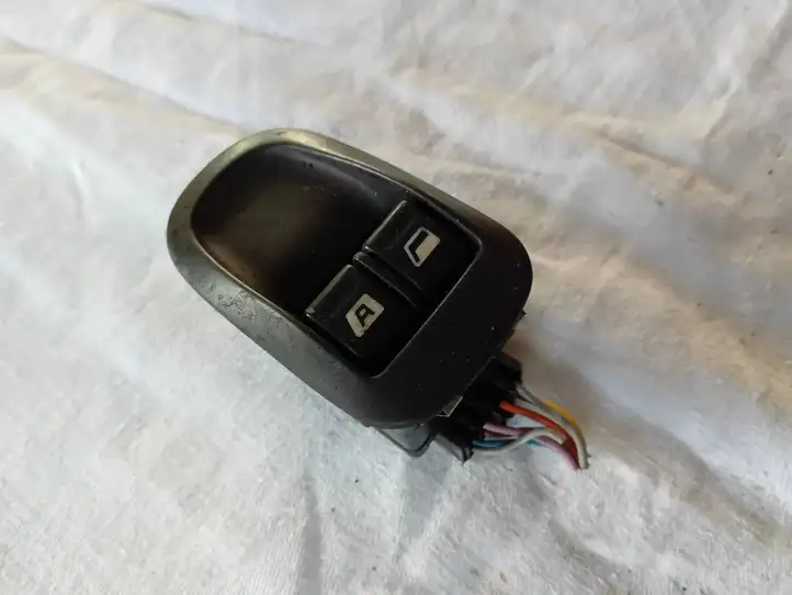 Peugeot 206 (1998 - 2012) 11845 Кнопка стеклоподъемников — фото 1