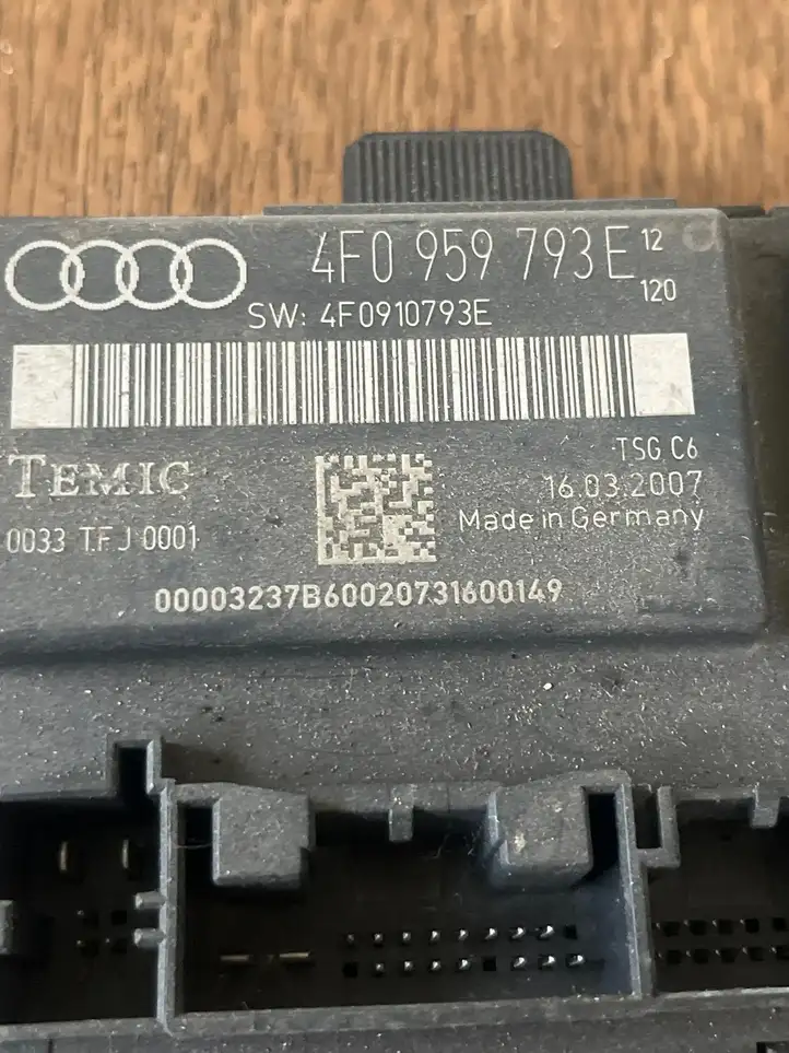 Audi A6 S6 C6 4F (2004 - 2008) 4F0959793E Блок управления дверью — фото 1