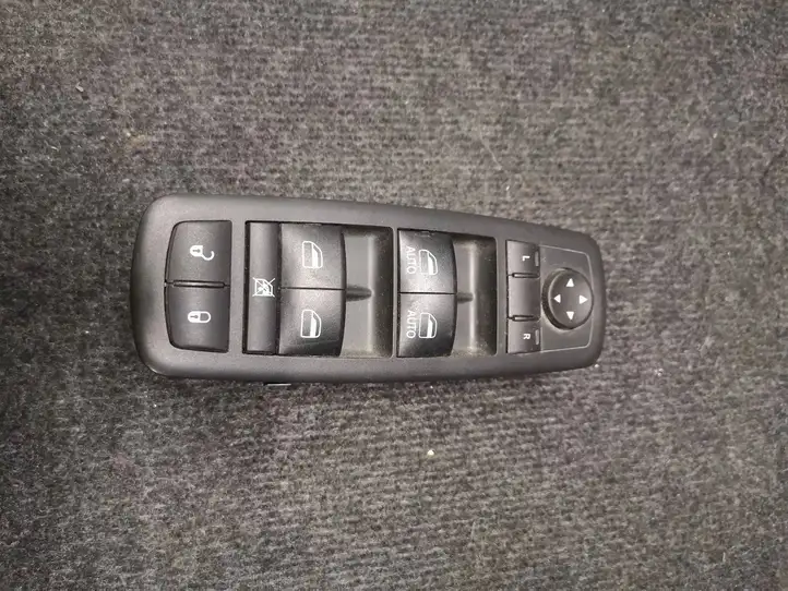 Chrysler Pacifica (2016 - ) 68234092AC Кнопка стеклоподъемников — фото 1