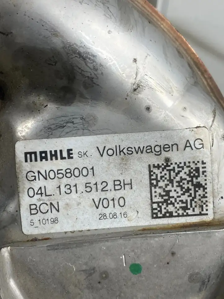 Volkswagen Golf VII (2013 - 2019) 04L131512BH Охладитель клапана EGR — фото 5